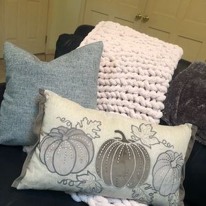 Chunky hand knit blanket